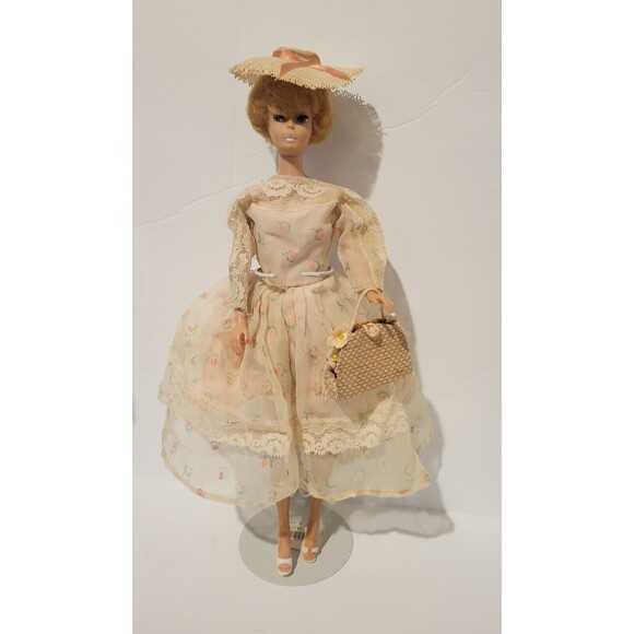 Midge Barbie Bubblecut 1963 with Dress Sheath Sensation Hat Purse + Stand